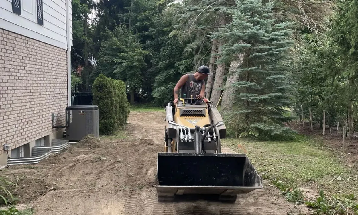 residential-lawn-leveling-yard-grading-hamilton
